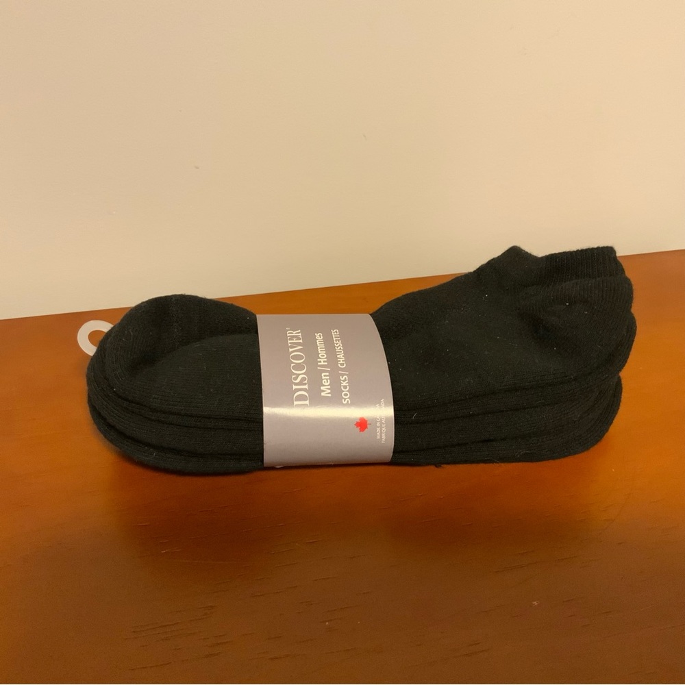 Discover Men’s Black 3-Pack of Ankle High Socks